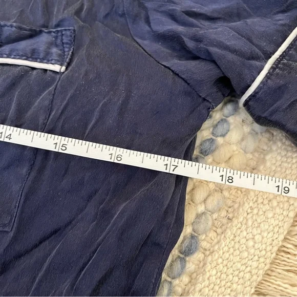 Oscar Rosa 100% silk blue White Lightweight pj set top button up & shorts